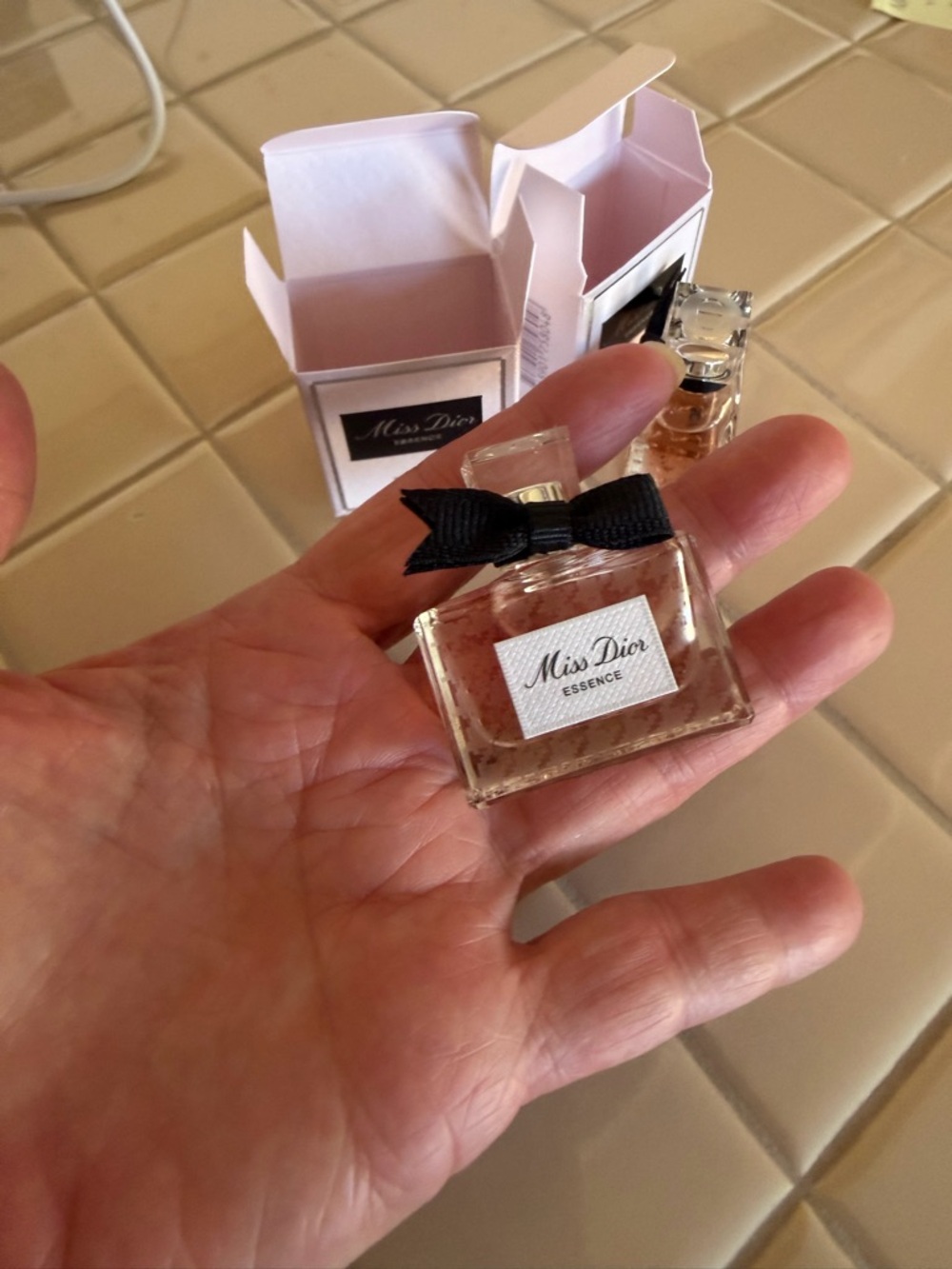 Miss Dior MINI Essence de Parfum DUO - Picture 4 of 7